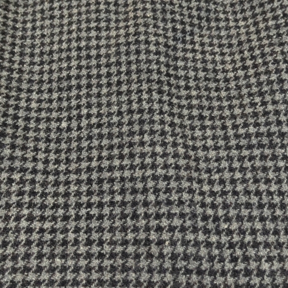 2/40 Wool houndstooth J Crew skirt - Picture 2 of 10